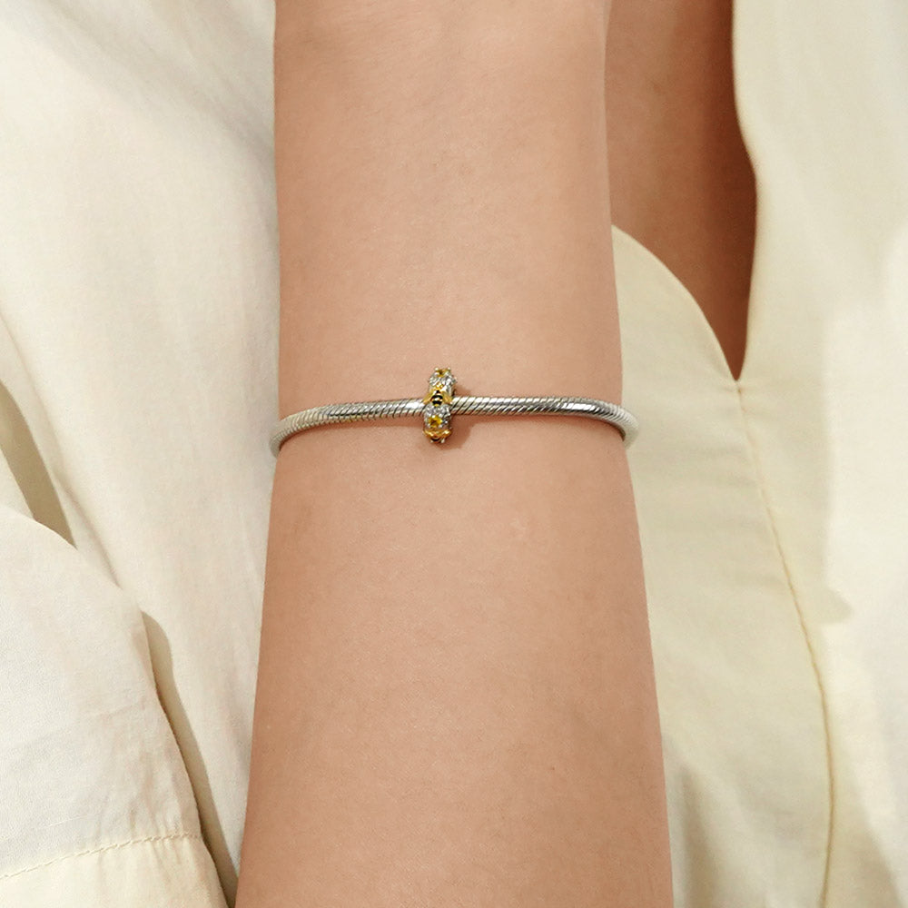 Gnoce Dancing Honey Bees Stopper Charm_5