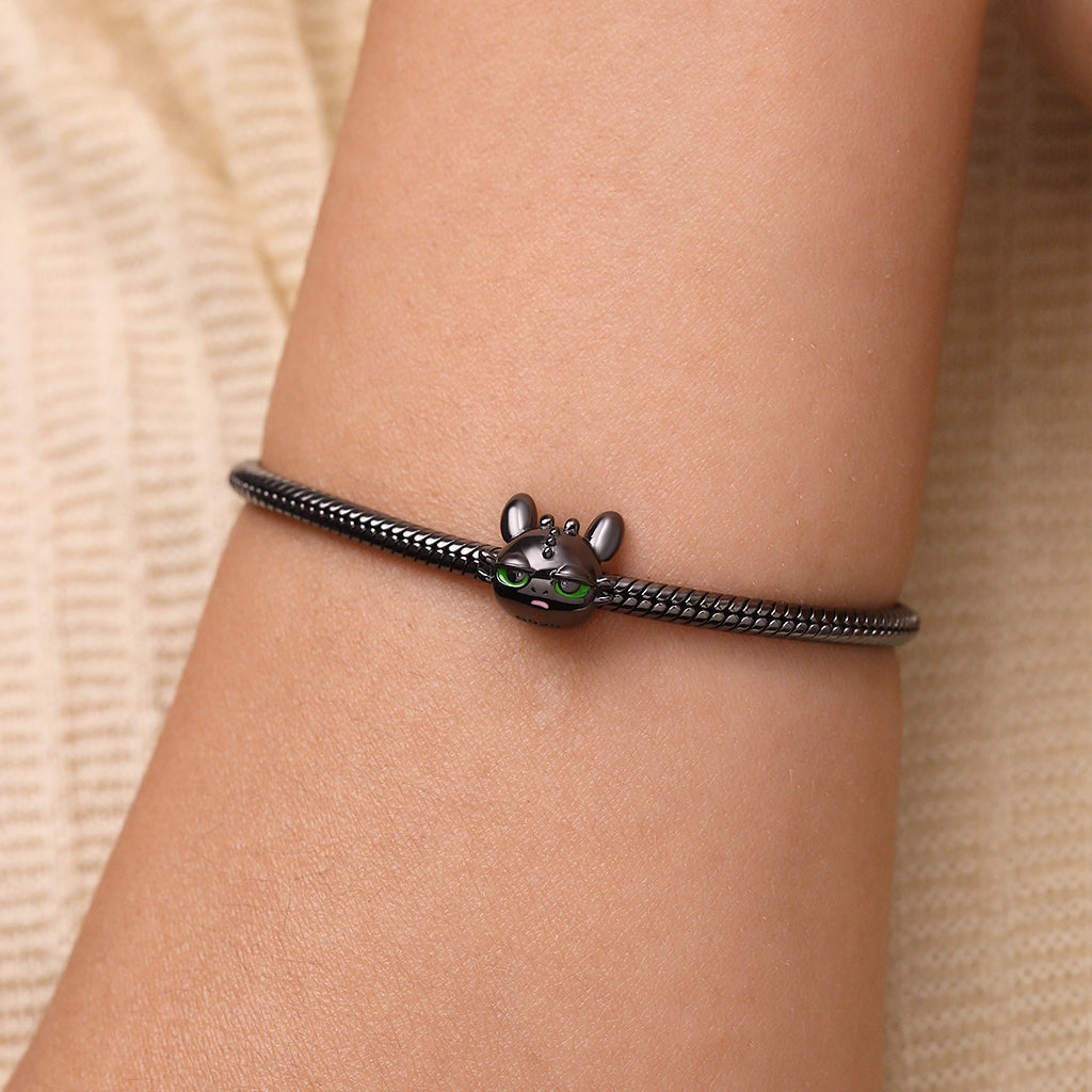 Gnoce Aloof Toothless Stopper Charm_5