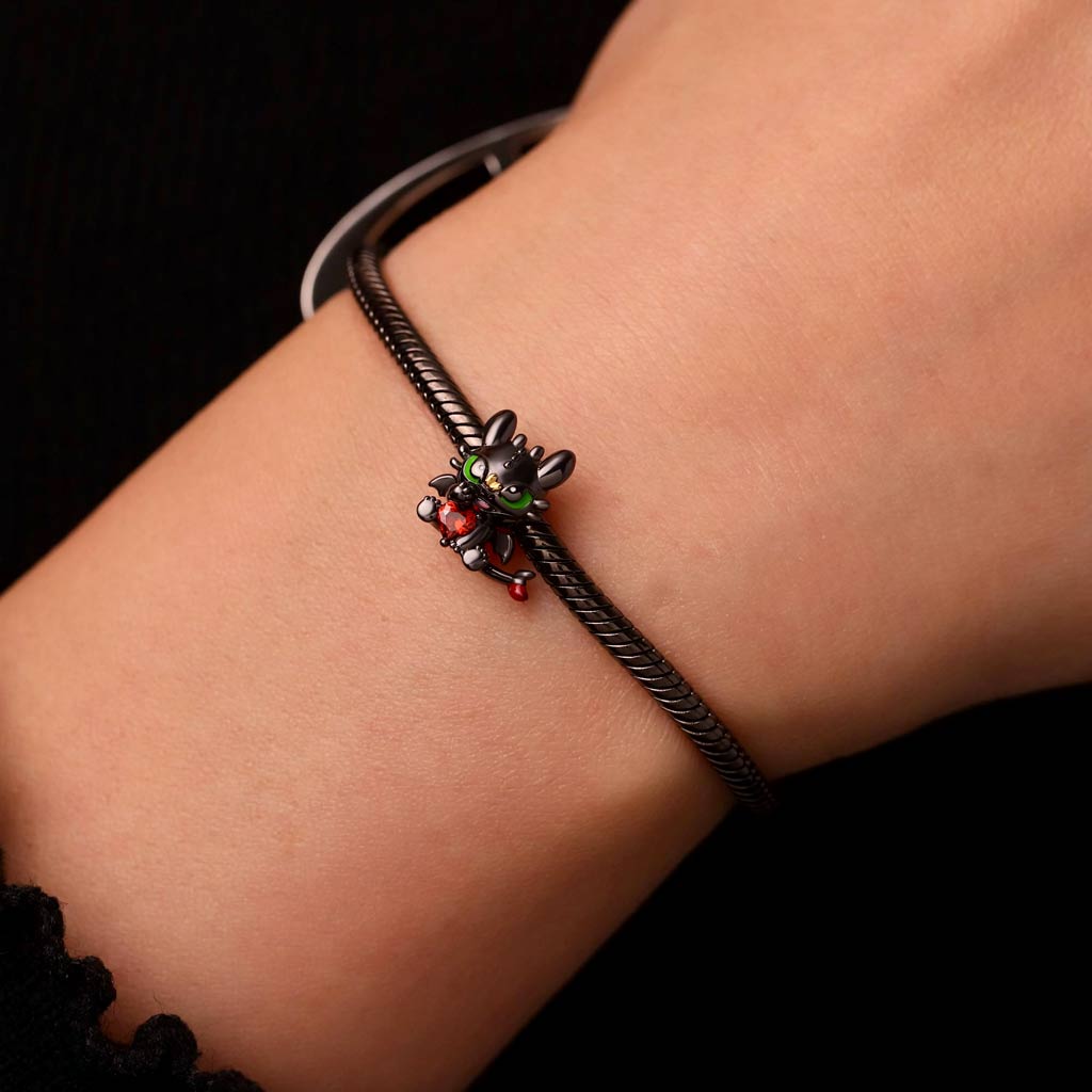 Gnoce How to Train Your Dragon Toothless Embraces Heart Charm_7