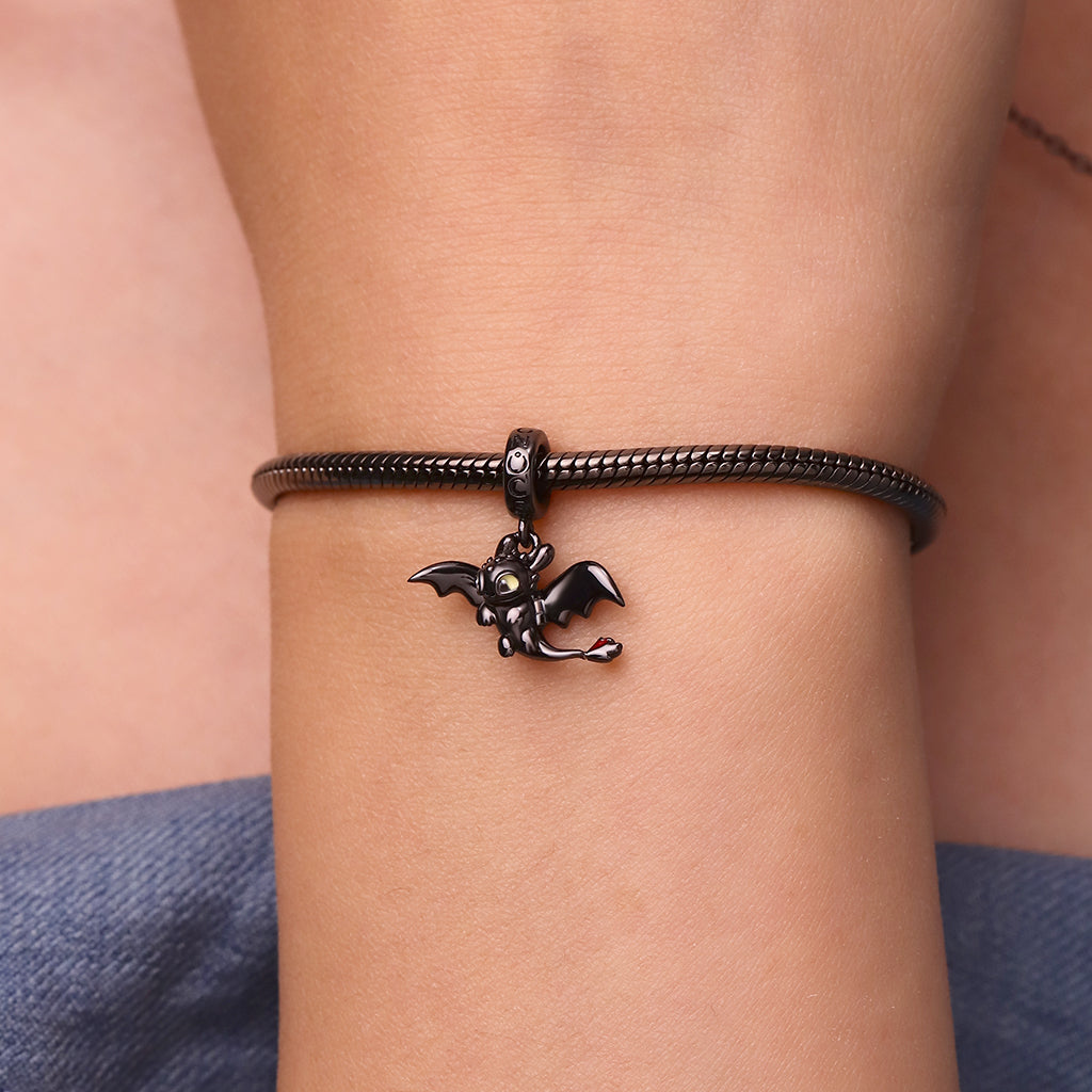 Gnoce How to Train Your Dragon Toothless Flapping Wings Pendant Dangle Charm_7