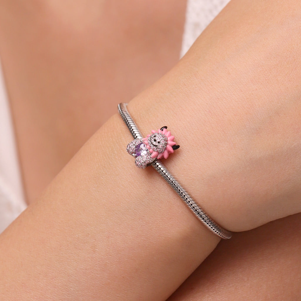 Gnoce Halloween Lion Embraces Heart Charm_7