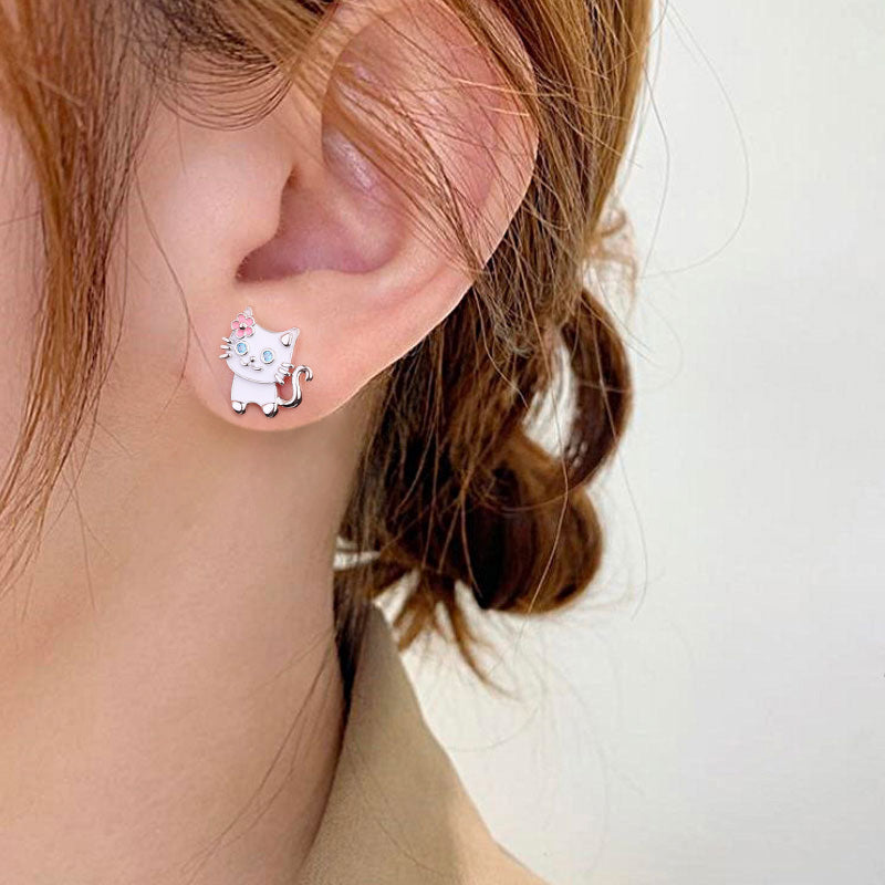 Gnoce White Cat Wears Flower Stud Earrings Platinum-plated Silver Blend_3