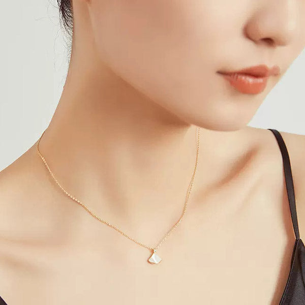 Gnoce Shimmering  Fan-shape Necklace_3
