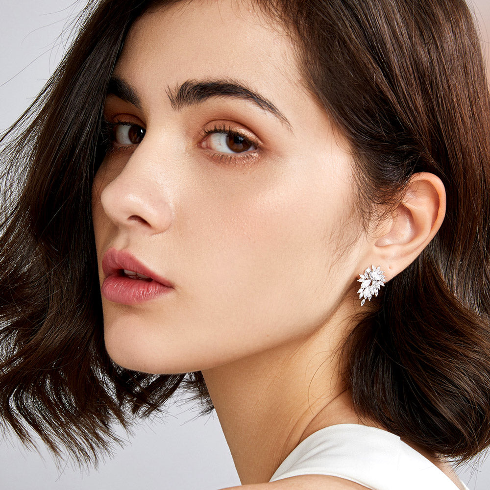 Gnoce Sparkling Floral Inspired Stud Earrings_3