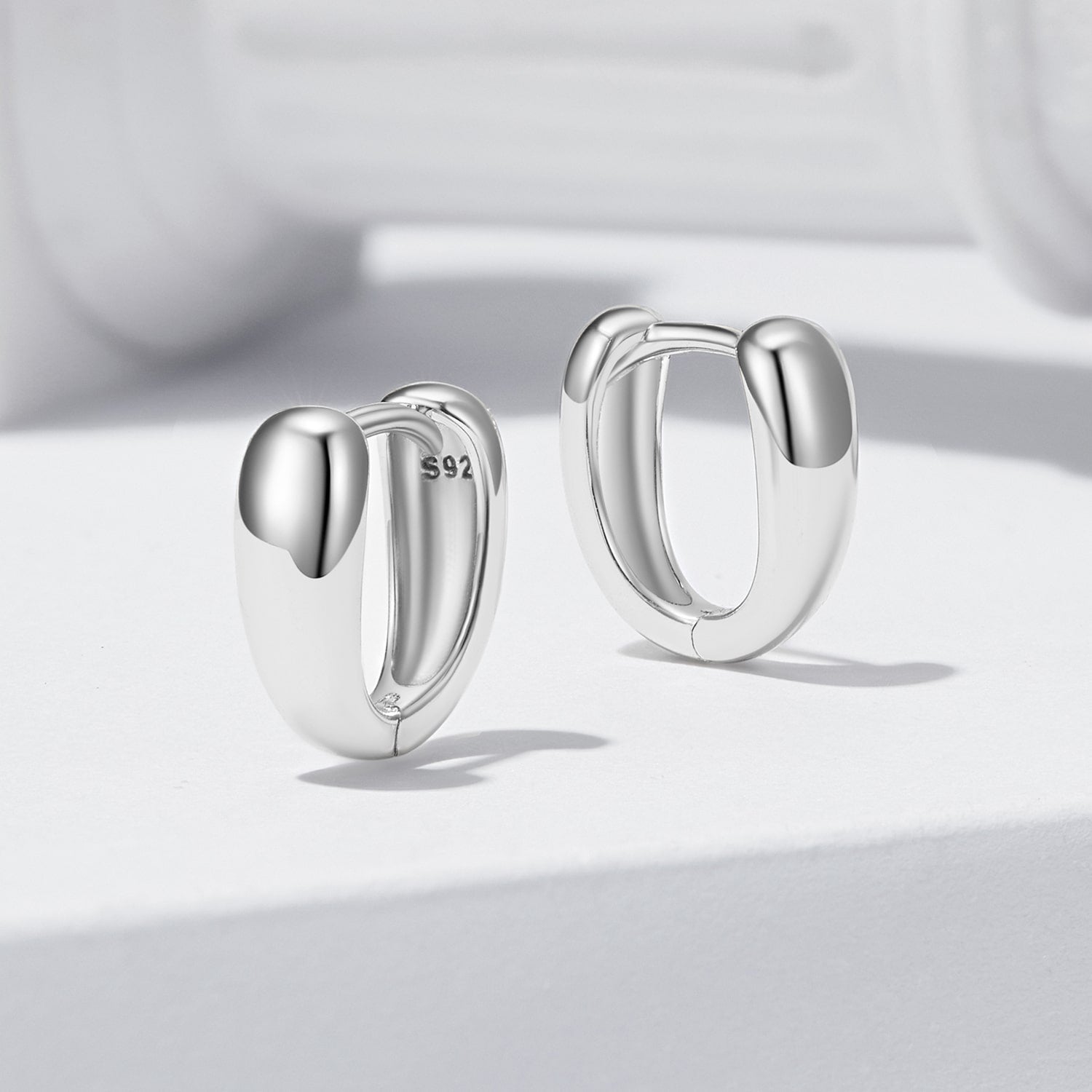 Gnoce Classic Mini Roll Hoop Earrings_3