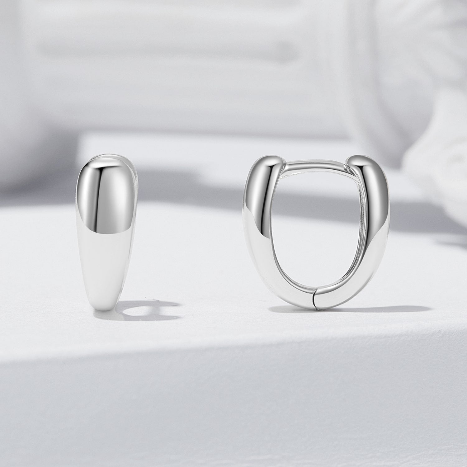 Gnoce Classic Mini Roll Hoop Earrings_2