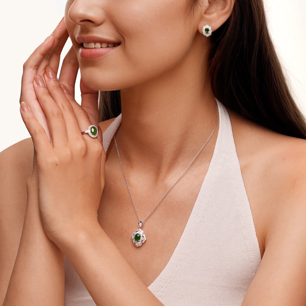 Gnoce Natural Cabochon Vivid Jadeite Pendant Necklace_4