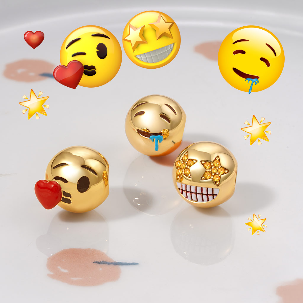 Gnoce emoji Face Blowing Kiss Charm_3