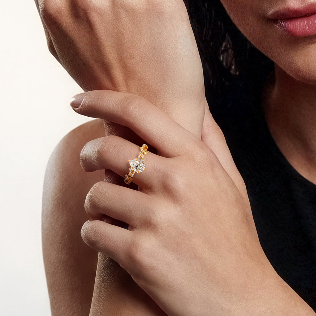 Gnoce Nature-Inspired Leaf & Vine Radiant-cut  Engagement Ring_2