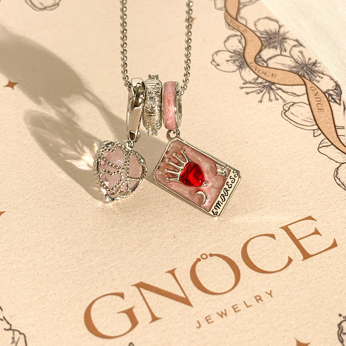 Gnoce Queen Tarot and Heart Charm Pendant Necklace Set_3