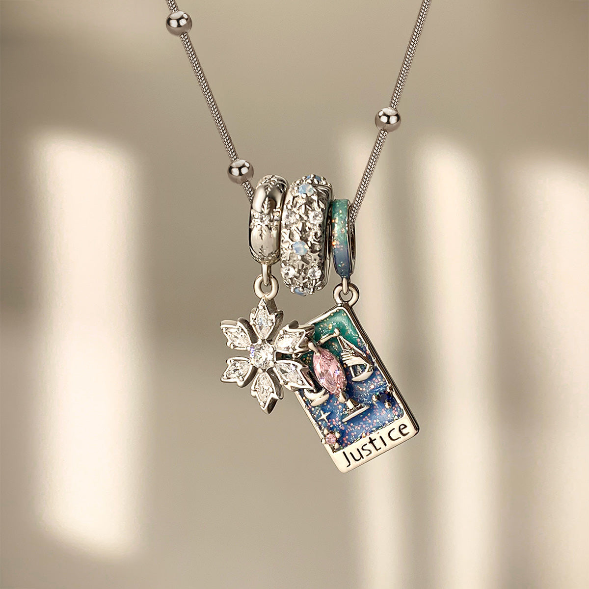 Gnoce Snowflake Stopper and Justice Tarot Pendant Necklace Set_3