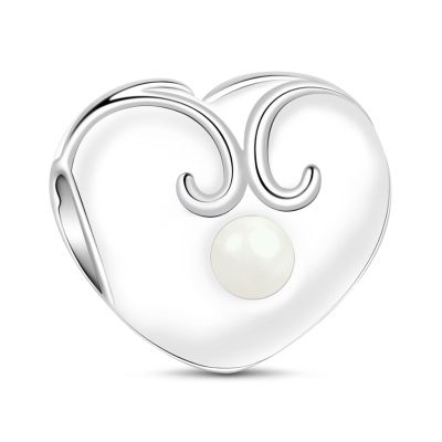 Charms w kształcie serca z perłą
